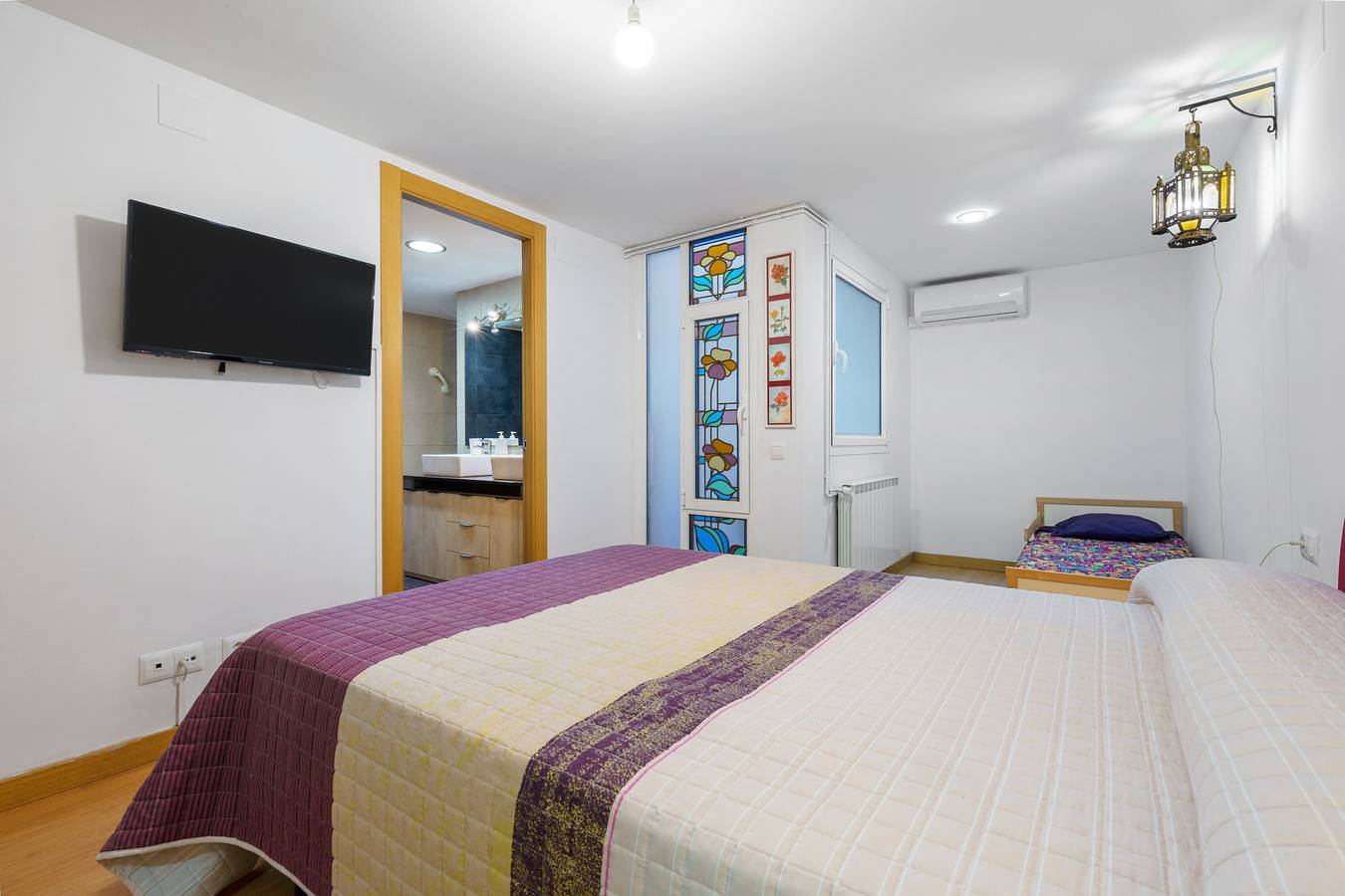 Appartement 'Plaça La Font' met Balkon, Wifi en Airconditioning, foto 8