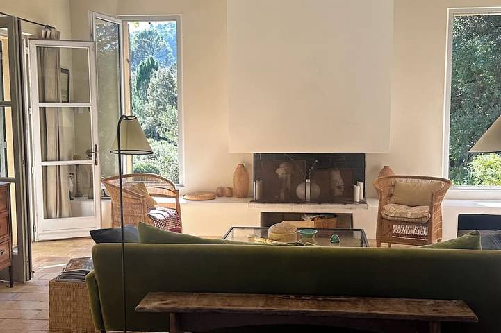 Gîte pour 9 personnes, avec jardin à Châteauvert - 3