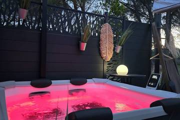 Gîte pour 2 personnes, avec jardin et jacuzzi à Fontès