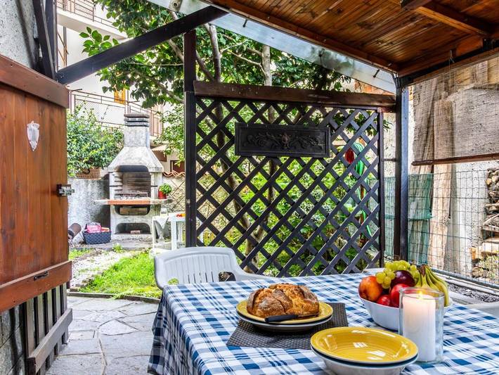 Location de vacances pour 4 personnes, avec jardin et vue à Pisano