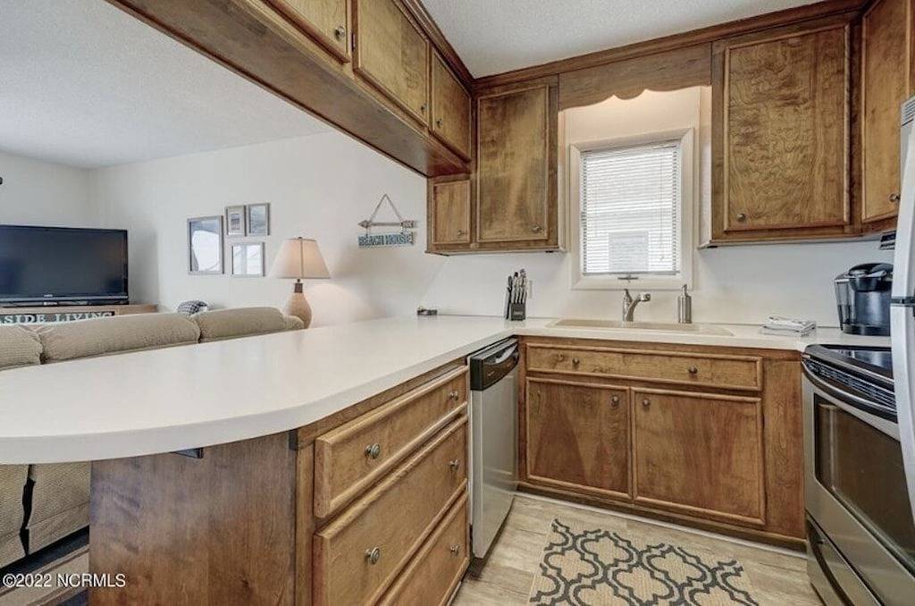 Ganze Wohnung, The Perfect Luxury Ocean Front Condo Vacation, Private Parking & Beach Access in Carolina Beach, Pleasure Island