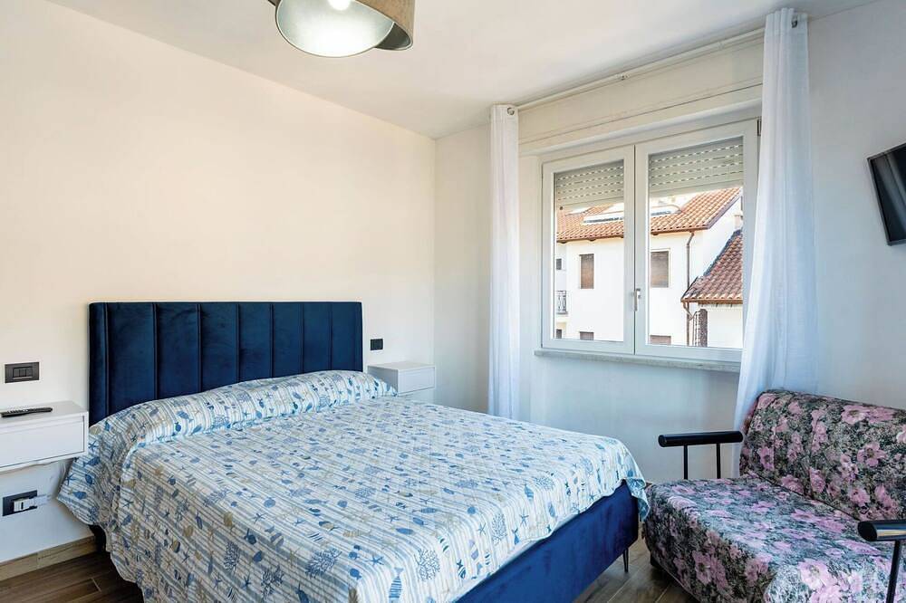 Apartamento entero, Hermoso apartamento para 4 personas con Wifi, A/C, Tv y balcón in Ceriale, Riviera di Ponente