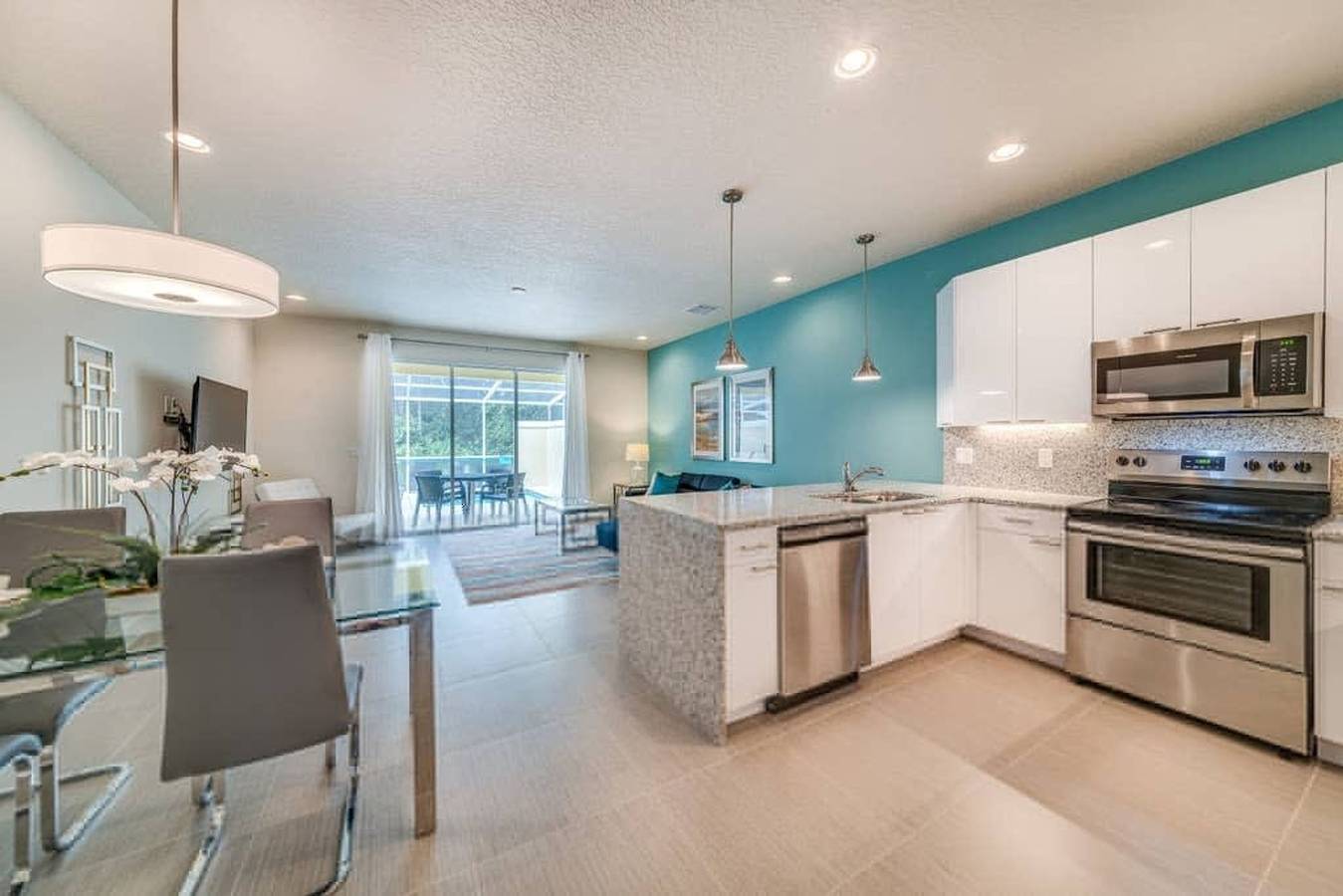 Cozy Villa, Private Pool, Prime Spot in Four Corners, Lake County