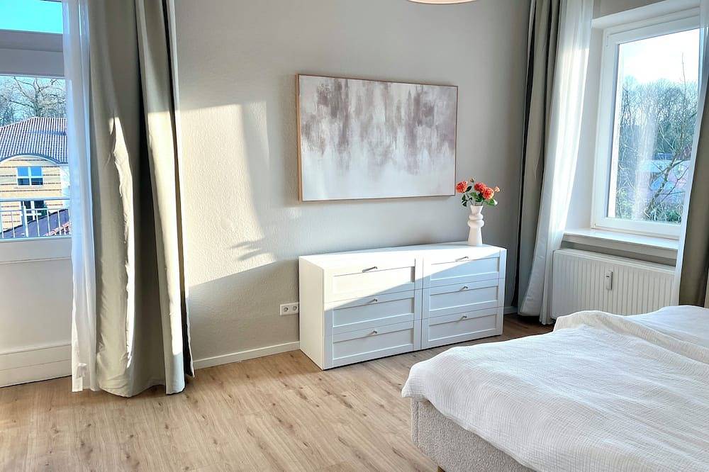 Ganze Wohnung, Sonnendeck Suite, zentral & ruhig, Sonnendeck Suite, zentral, ruhig mit Parkplatz in Bad Rothenfelde, Metropolregion Bremen-Oldenburg