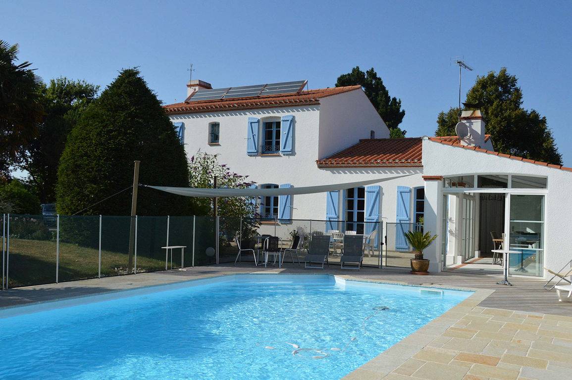 La Maison de Brigitte, piscine et sauna - Chambre Mer in Challans, Vallée de la Loire