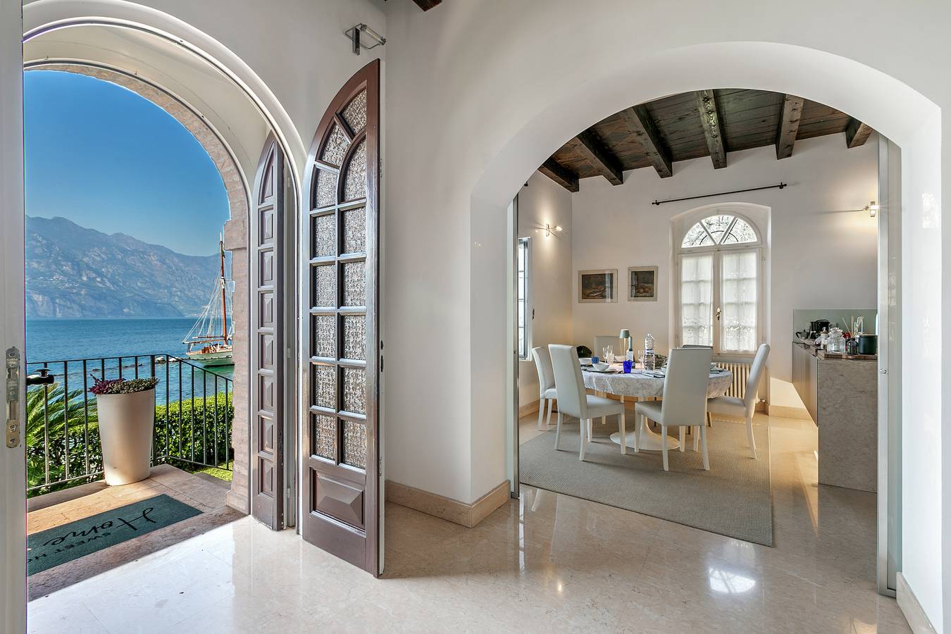 Villa Schlosser Lake Front & Private Pool in Malcesine, Gardasee-Berge