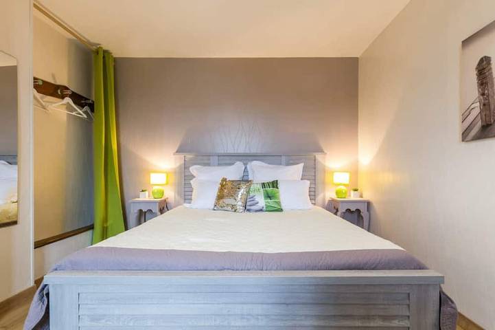 Gîte pour 5 personnes, avec Terrasse et Jardin à Granville - 4