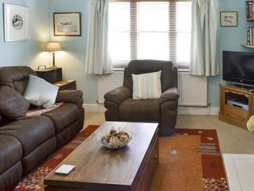 Log Cabin for 4 People in St Margaret's at Cliffe, Kent, Photo 3