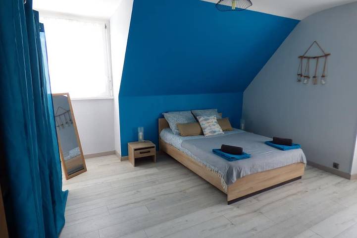 Location de vacances pour 8 personnes, avec jardin à Goulien - 2