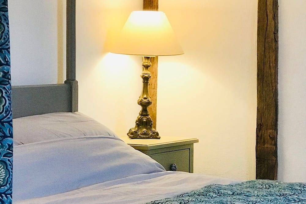 Maison D’Artist, 5 minutes from St Antonin Noble Val with Swimming River & Pools in Saint-Antonin-Noble-Val, Macizo Central