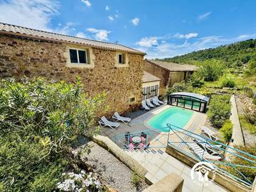 Gîte pour 15 personnes, avec piscine et terrasse, animaux acceptés à Saint-André-de-Roquelongue