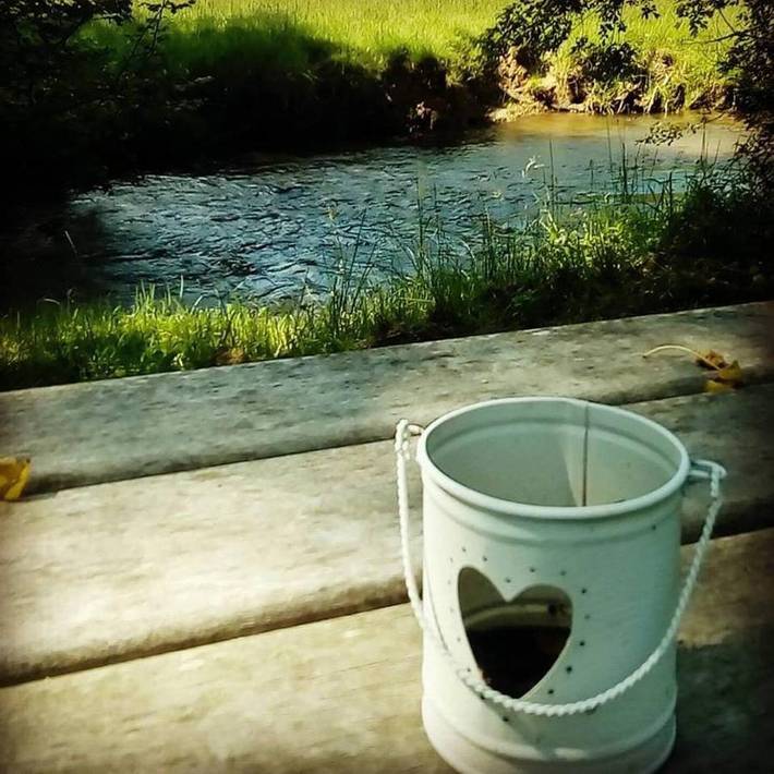 Location de vacances pour 2 personnes, avec terrasse ainsi que jardin et vue à Condat-sur-Ganaveix - 3