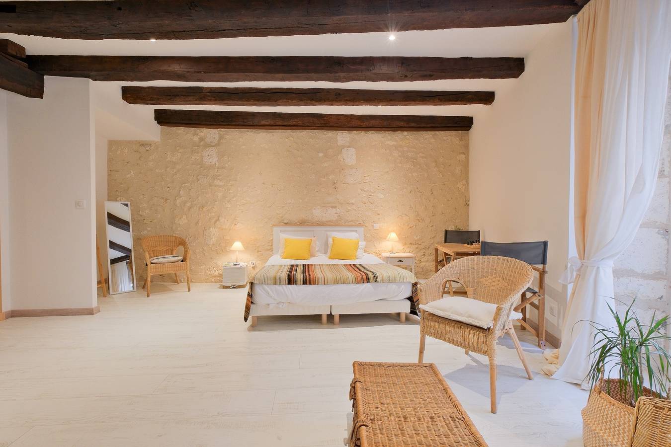 Gîte D’ici et d’Ailleurs – Authentieke Charme in het Historisch Centrum met Wi-Fi, foto 13
