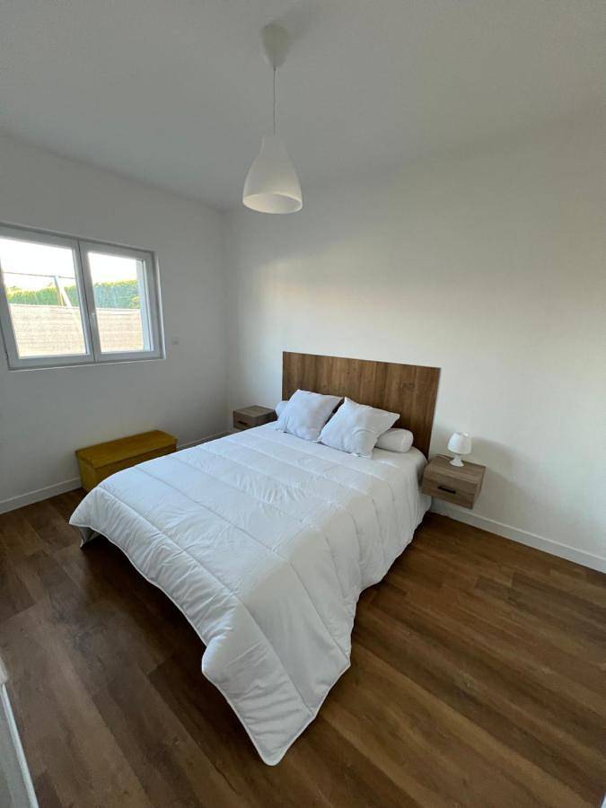 Gîte pour 4 personnes, avec terrasse dans Brézins - 2