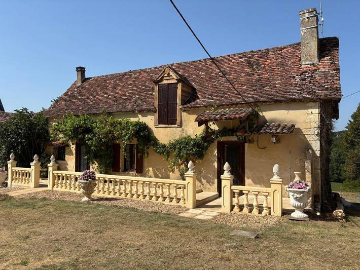 Cottage pour 4 personnes, avec piscine ainsi que vue et jardin à Liorac-sur-Louyre
