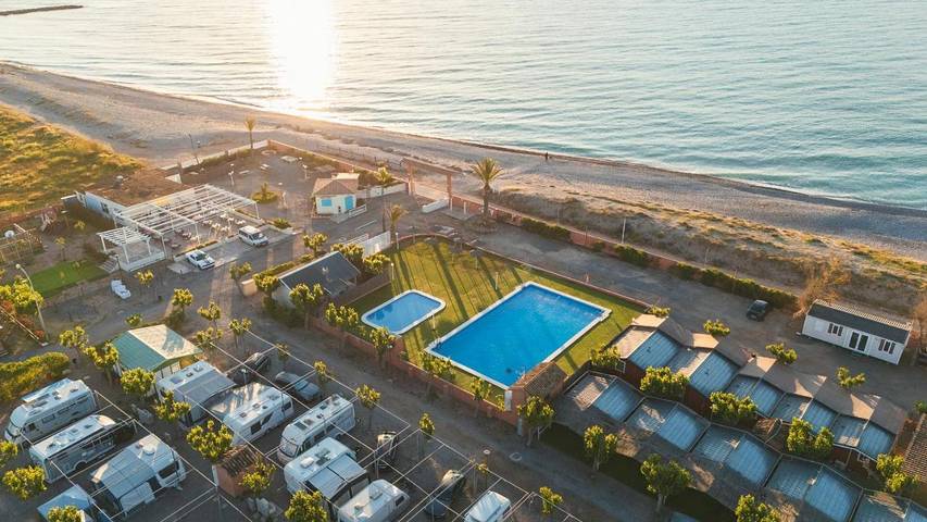 Camping para 2 personas, con Terraza y Jardín además de Piscina para niños y Piscina en Valencia