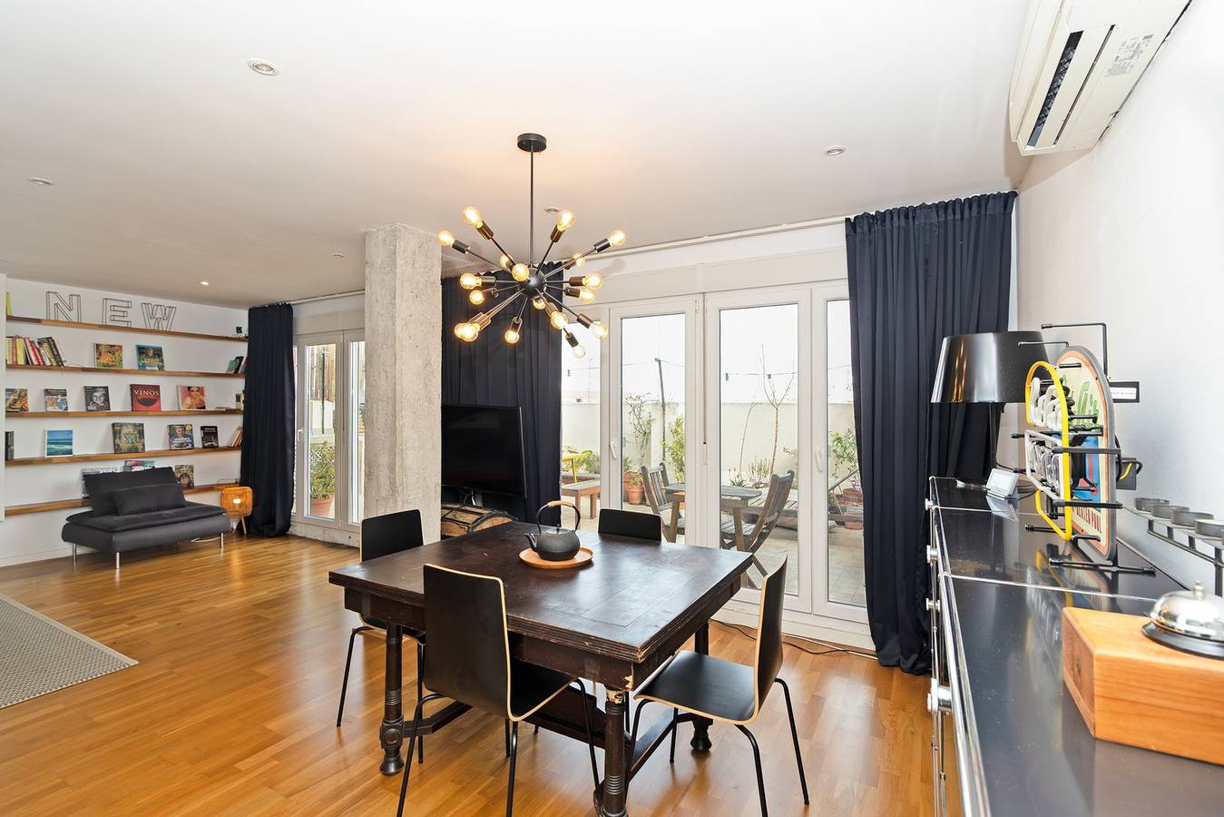 Entire apartment, Guestready - Modern flat with terrace in Valencia in Valencia, Costa de Valencia