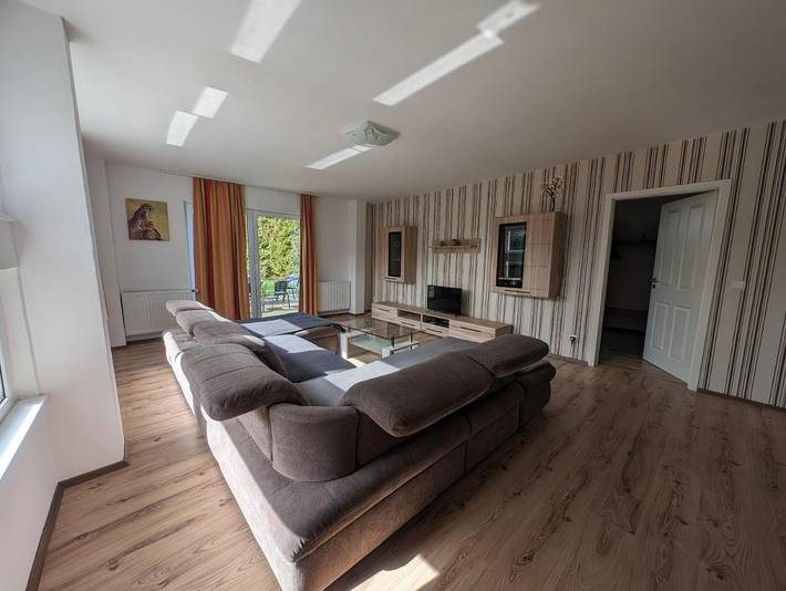 Ferienhaus für 9 Personen, mit Terrasse und Garten