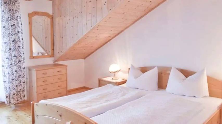 Ferienwohnung für 5 Personen, mit Terrasse und Garten in Steinbach am Attersee - 2