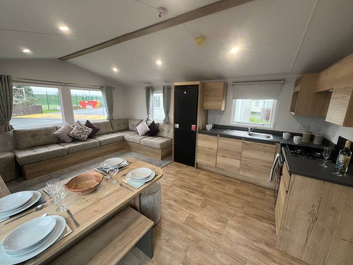 Cottage for 8 people, with pool and terrace as well as ocean view, child-friendly in Heacham