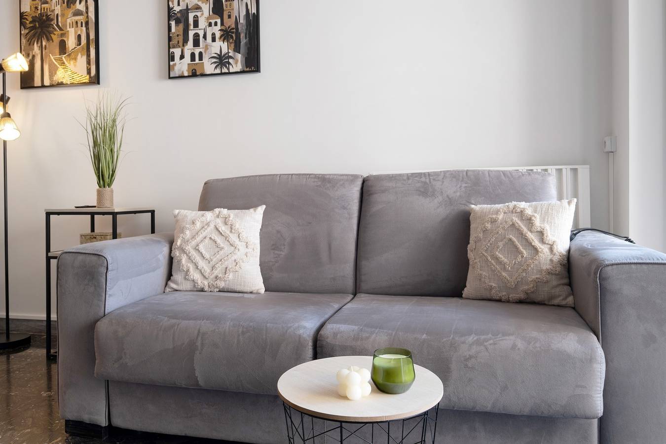 Studio entier, Appartement « Studio Bord De Mer » avec Wi-Fi et climatisation in Cagnes-sur-Mer, Côte méditerranéenne (France)