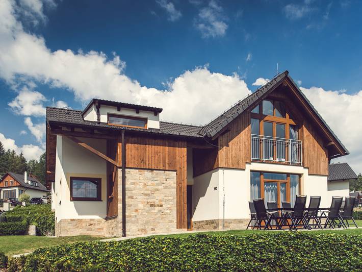 Ferienhaus für 11 Personen, mit Terrasse und Garten in Lipno