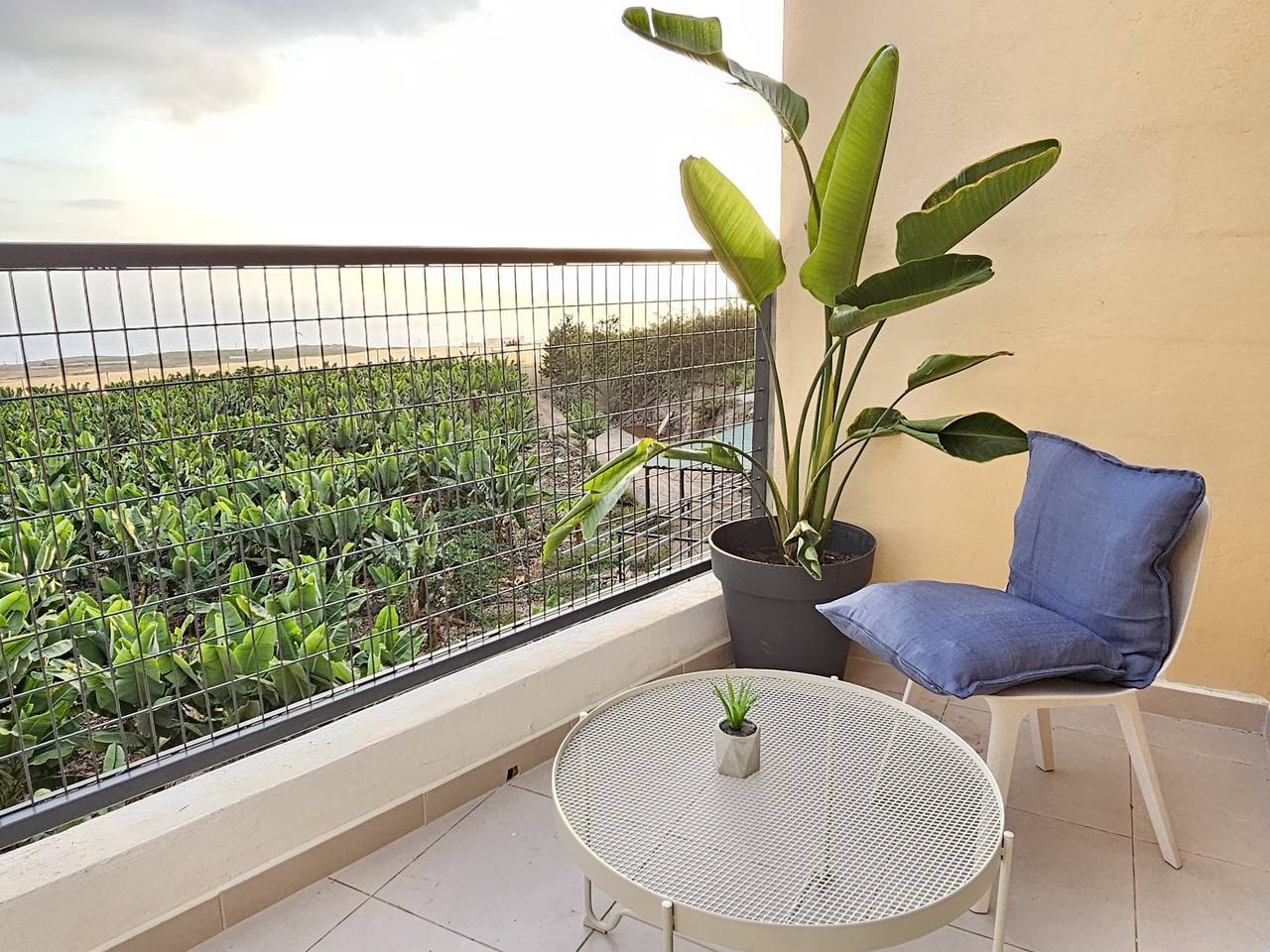Apartamento entero, Apartamento vacacional 'Beautiful Sea View and Pool Finca 6' con vistas al mar, piscina y Wi-Fi in Adeje, Tenerife Sur