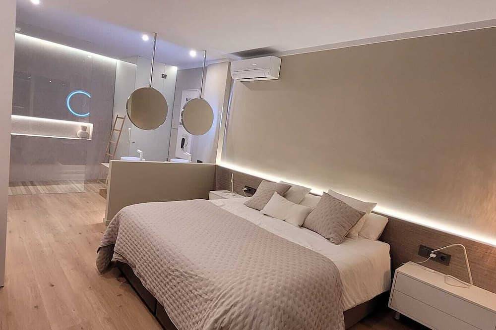Luxusvilla mit Spa und beheiztem Pool. Panoramablick auf das Meer und Golf in Cas Catala, Calvià