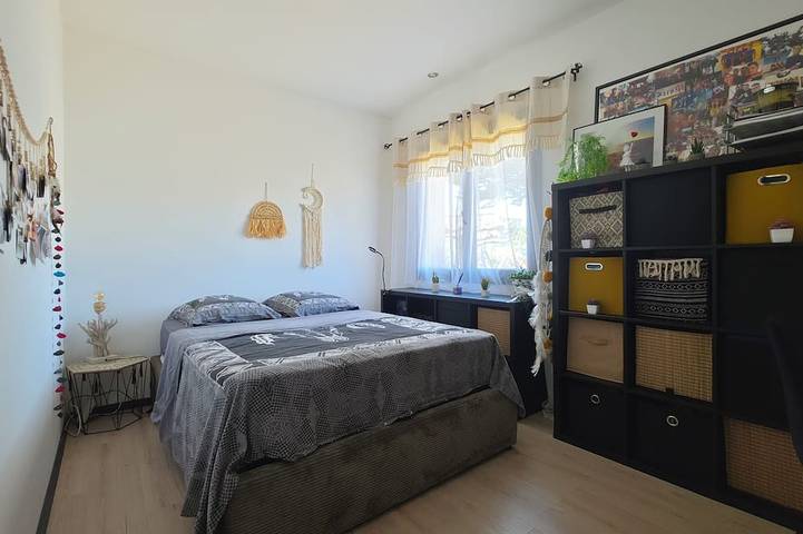 Villa for Very Large Groups with a Pool, 10 km from the Beach in Croix d'Argent, Montpellier