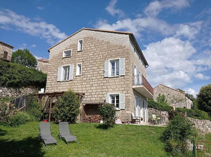 Gîte pour 4 personnes, avec Terrasse et Jardin à Serra-di-Scopamène