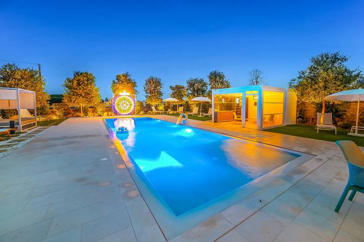 Casale per 6 persone, con piscina e terrazza nonché sauna in Salento