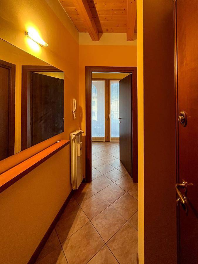 Appartement entier, Casa Vacanze al Lago P2 in Monasterolo del Castello, Alpes bergamasques orientaux