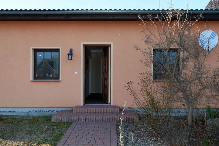 Ferienwohnung für 4 Personen, mit Terrasse und Garten in Saal