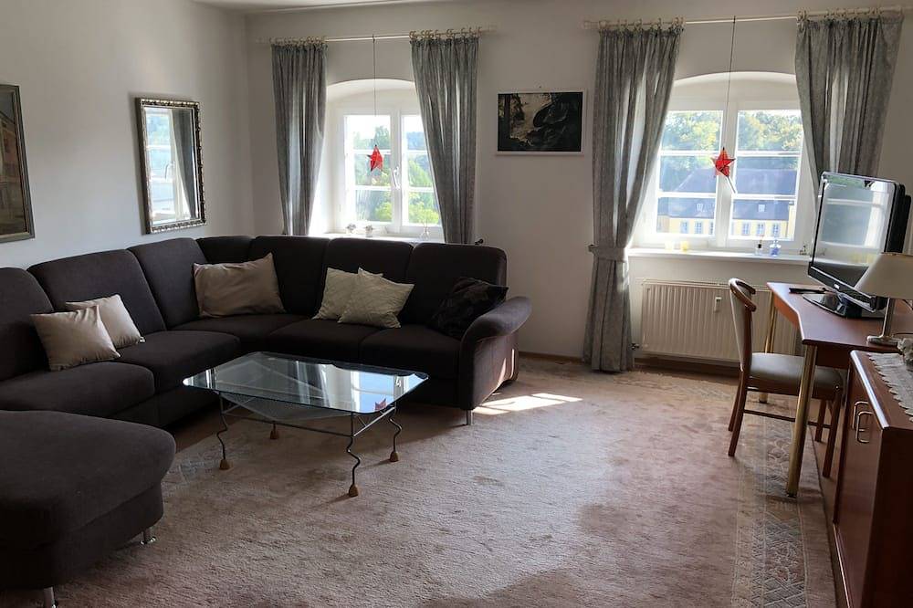 Ganze Wohnung, Romantische Ferienwohnung auf 55qm im alten Kurhaus in Bad Alexandersbad, Landkreis Wunsiedel im Fichtelgebirge