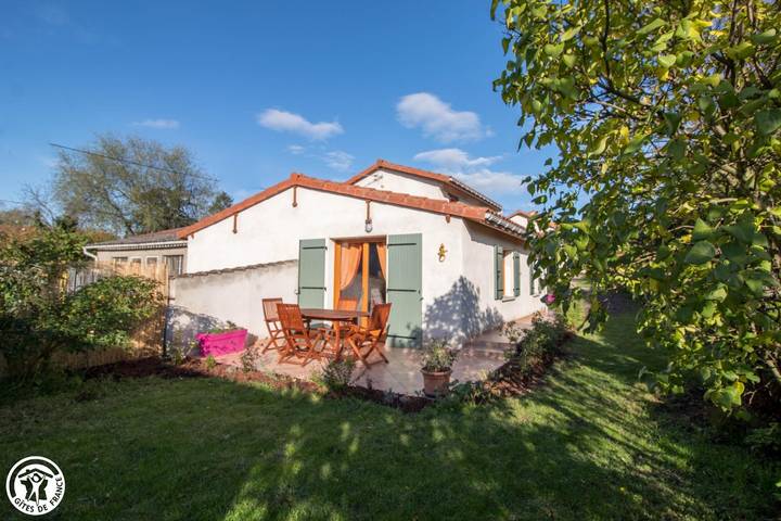 Gîte pour 4 personnes, avec Terrasse ainsi que Jardin et Vue