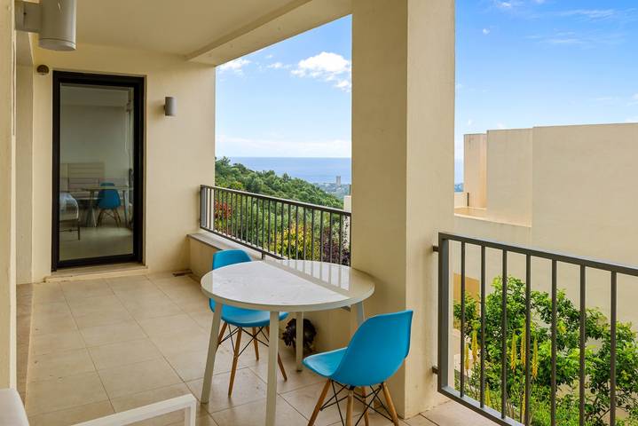 Entire apartment, Apartment 'Luxury Marbella Spa Resort with Sea View, Wi-Fi and Air Conditioning in Samara Resort, Marbella