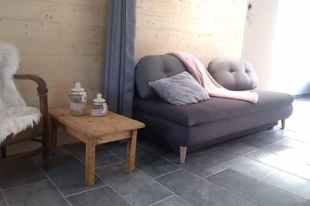 Old farmhouse renovated in a contemporary style in Lantriac, Massif Central