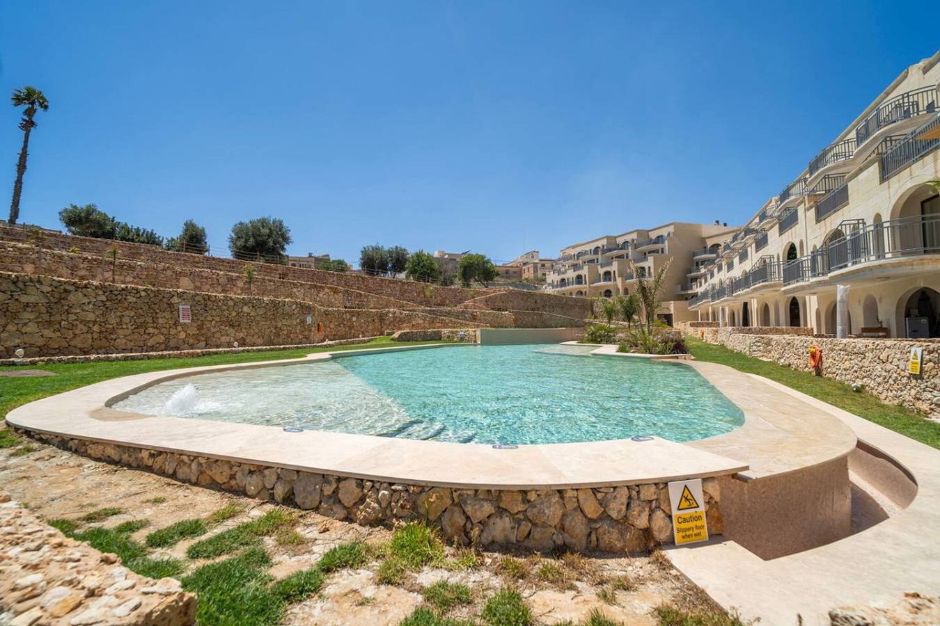 Appartamento intero, Hal Wardija in Qala, Gozo with Terrace, Pool & Bbq in Qala, Gozo