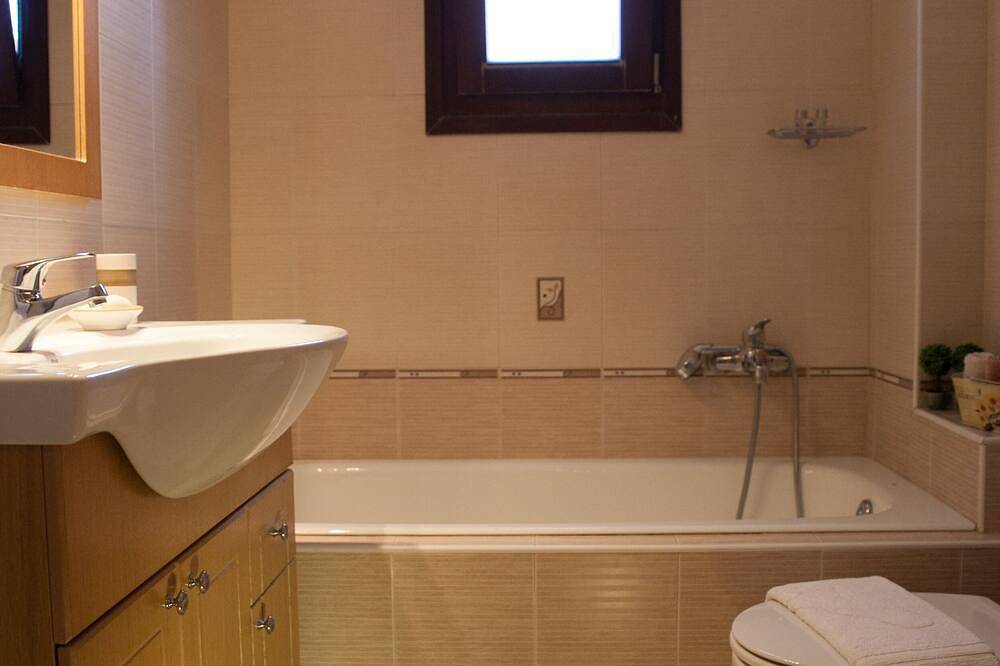 Luxusvilla, Panoramablick auf das Meer, ruhige Umgebung, in der Nähe der Stadt Nafpaktos in Region Ätolien-Akarnanien