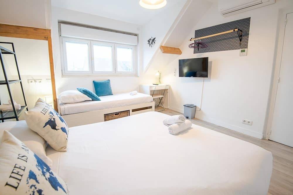 Apartamento entero, Escapade-Room with shared bathroom in Tours, Región de Tours