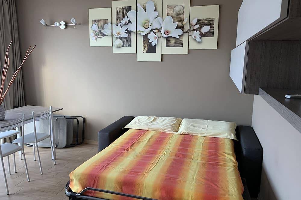 Ganze Wohnung, Rückzugsort am See mit Garten in Marone, Gemeinde Marone