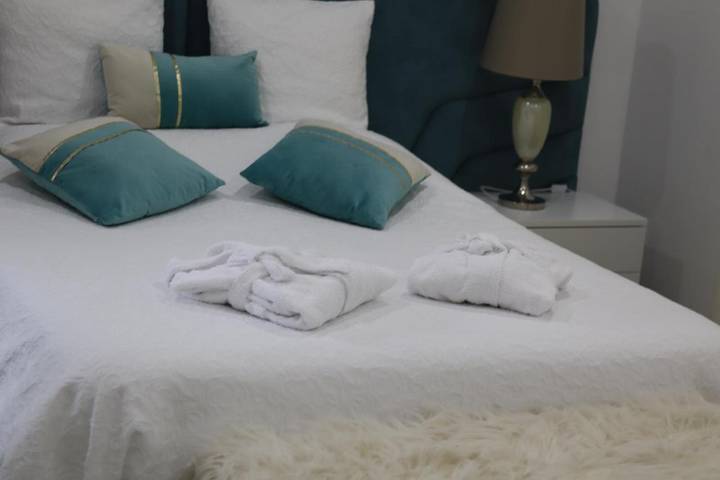 Location de vacances pour 6 personnes, avec terrasse ainsi que jardin et piscine à Ribeira de Pena - 4