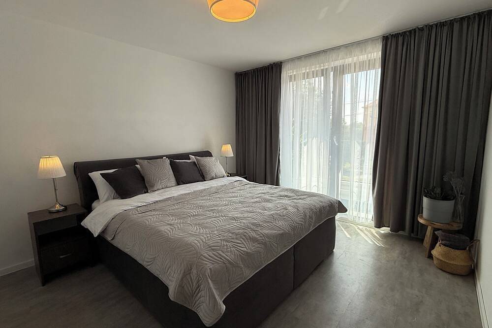 Ganze Wohnung, Charming 2-bedroom family-friendly apartment with Wifi and Ac in Senec in Bratislava und Umgebung