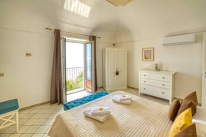 \"Holidays Perla D'Amalfi\" spectaculaire tuin en adembenemend uitzicht in Tovere, Amalfi