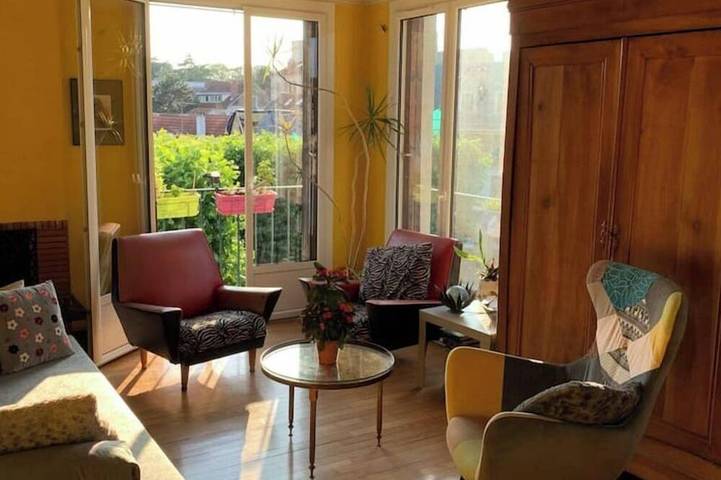 Appartement de vacances pour 4 personnes, avec balcon à Viroflay