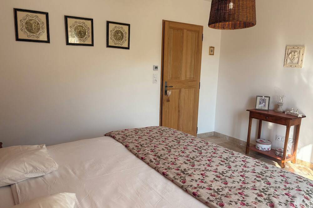 Farniente in Valloncourt in Cheval-Blanc, Parc naturel régional du Luberon