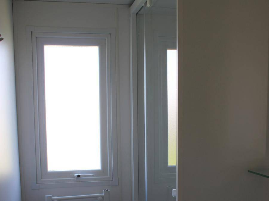 Camping Le Clos de Balleroy - Mobilhome 8 personnes - Mobil home Eva 40 - 4 chambres 1 sdb - 40m² + terrasse semi couverte in Balleroy, Région de Bayeux