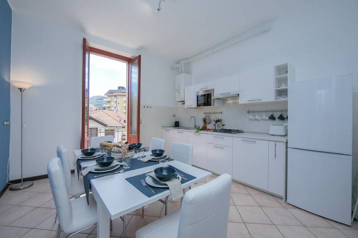 Apartamento entero, Residenza Oleandro - Lake View Balcony in Luino Center in Luino, Comune di Luino