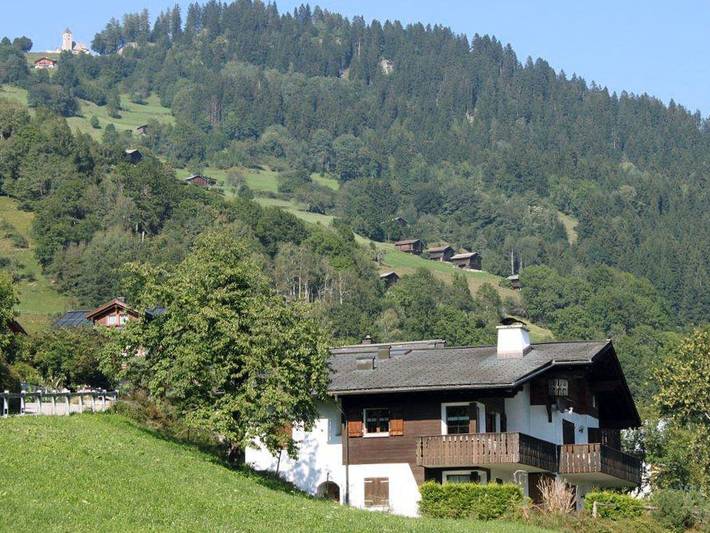 Ferienwohnung für 4 Personen, mit Ausblick und Sauna sowie Balkon in Flims Laax Falera