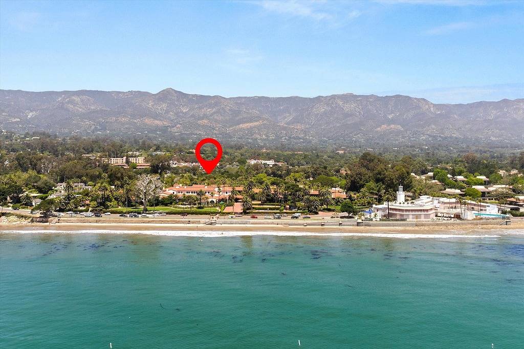 Gehen Sie von dieser üppigen und abgelegenen Oase zum Strand und zur Coast Village Road! in Montecito, Santa Barbara County